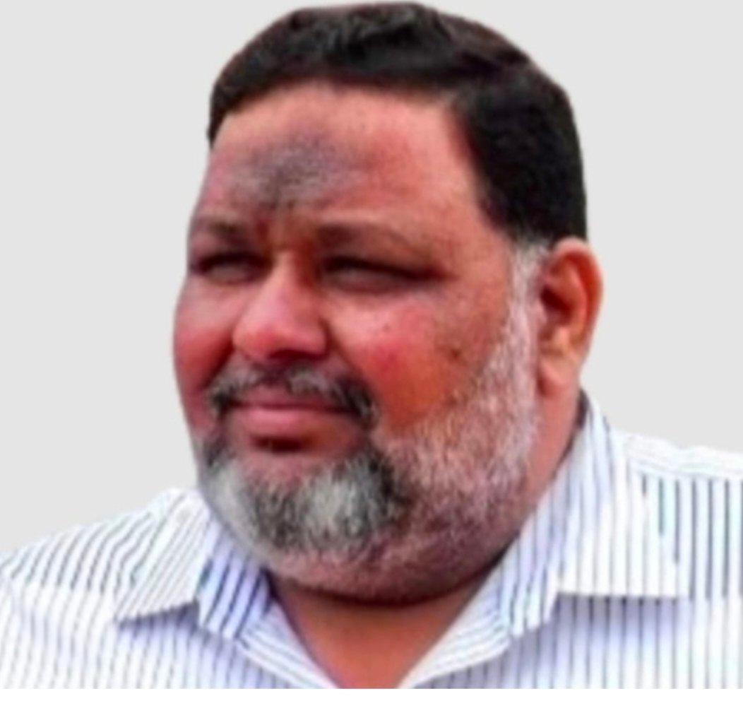 passport-size-photo-left