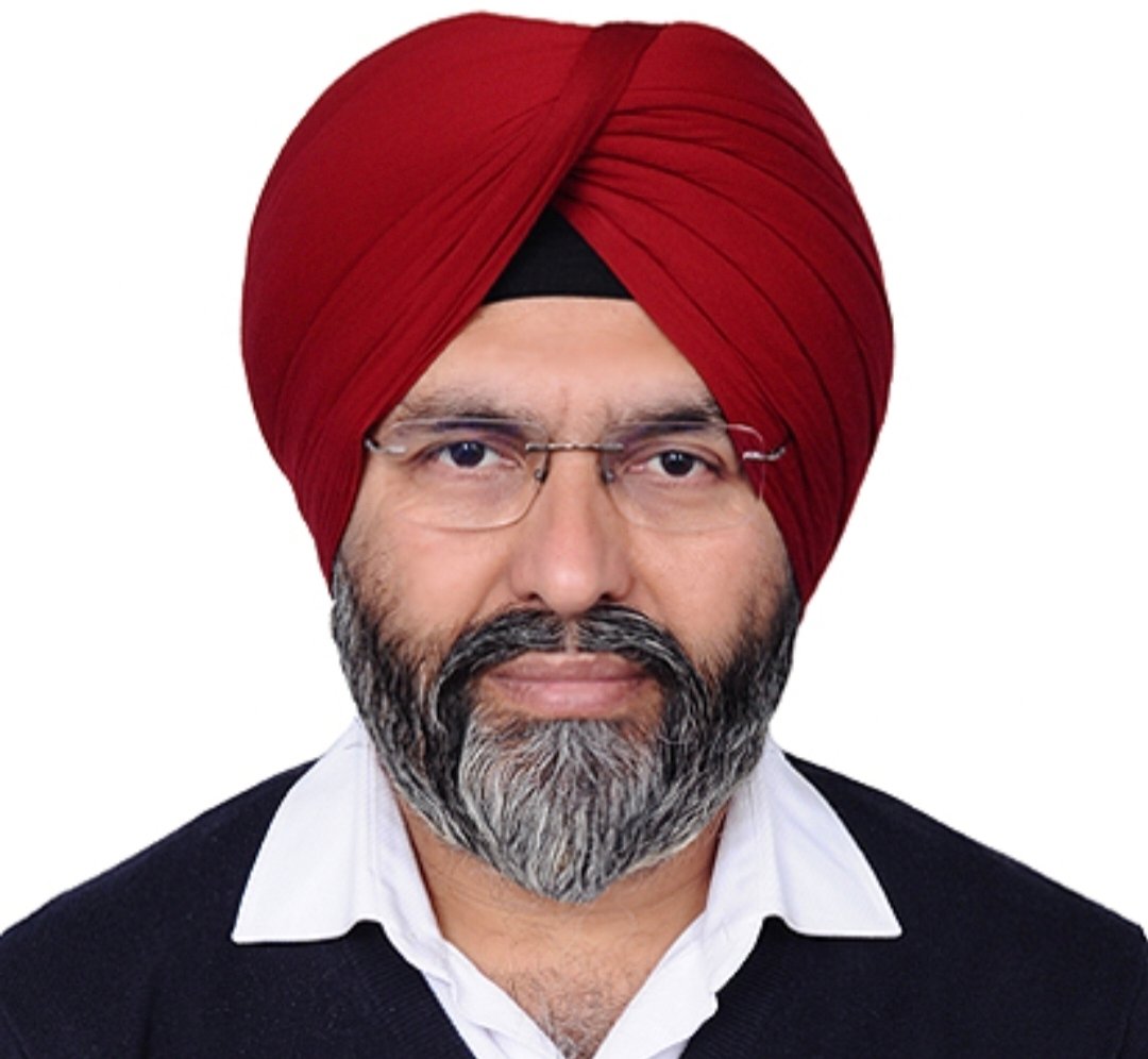 passport-size-photo-left